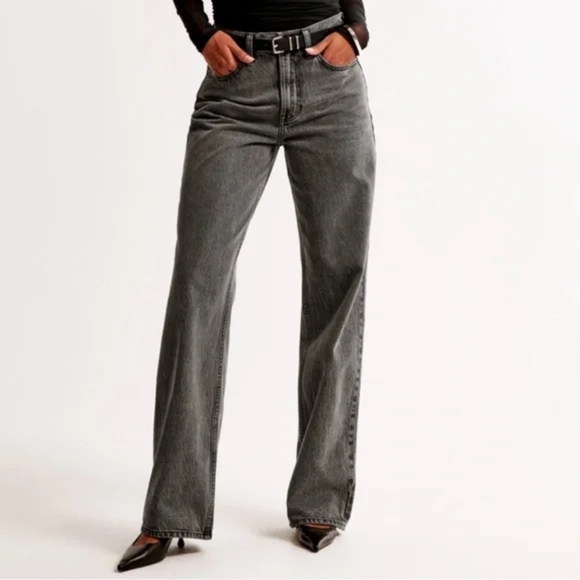 Abercrombie & Fitch Denim - Abercrombie & Fitch The Loose High Rise Washed Black Jeans - Size 26S / 2S Curve